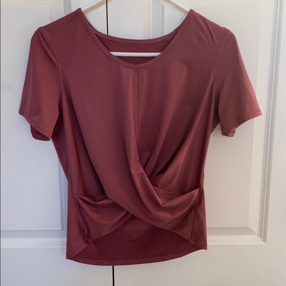 Lululemon cropped shirt